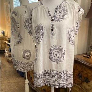 White Relaxed Buttoned Tunic Top